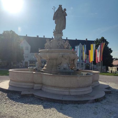 Ferienwohnung Enzian - Naehe Kapellplatz - Oeffentlicher Parkplatz - Aufzug Altötting Exterior foto