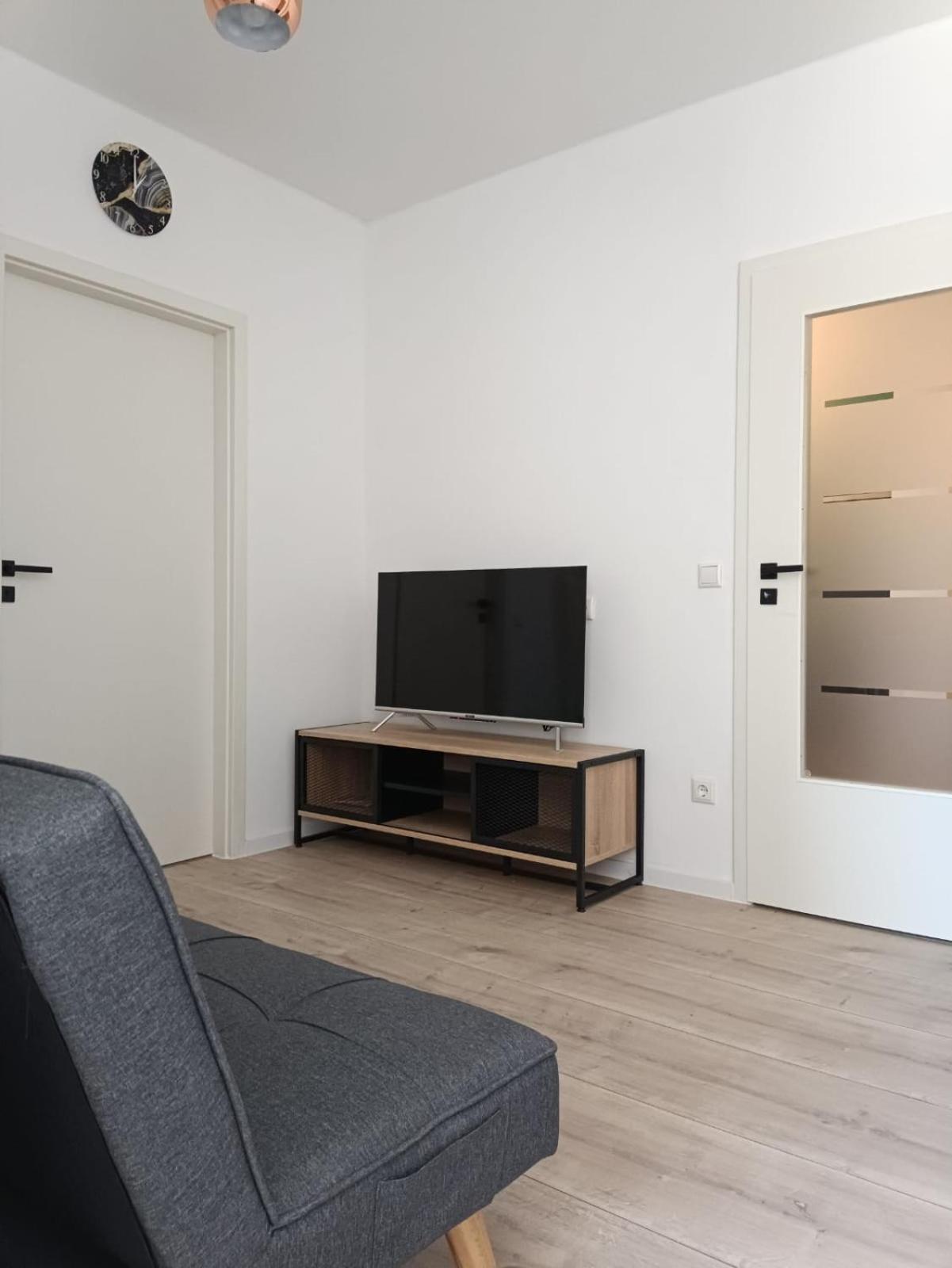 Ferienwohnung Enzian - Naehe Kapellplatz - Oeffentlicher Parkplatz - Aufzug Altötting Exterior foto